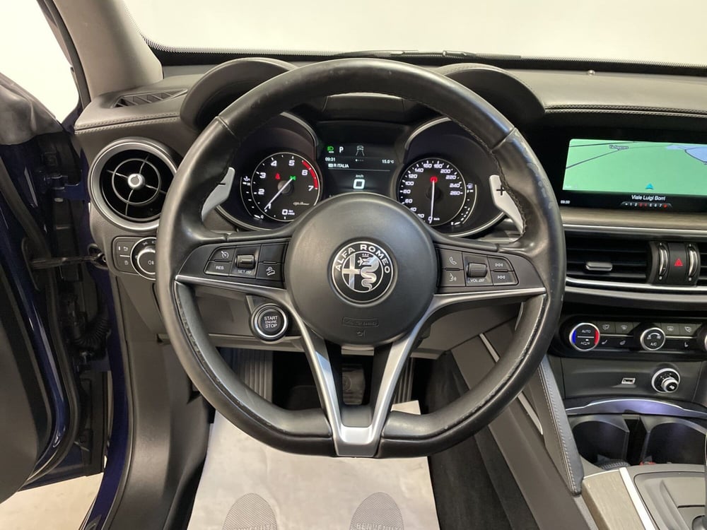 Alfa Romeo Stelvio usata a Varese (15)