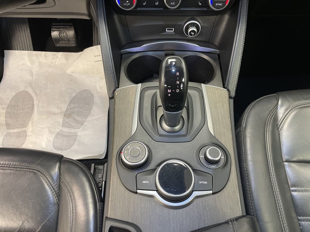 Alfa Romeo Stelvio usata a Varese (16)