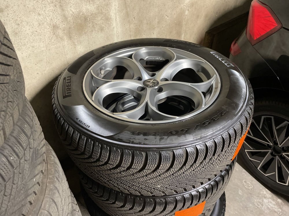 Alfa Romeo Stelvio usata a Varese (20)