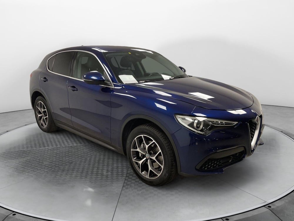 Alfa Romeo Stelvio usata a Varese (3)