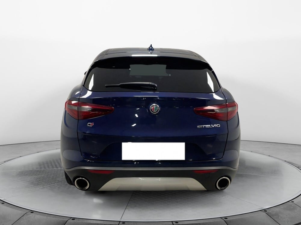 Alfa Romeo Stelvio usata a Varese (5)