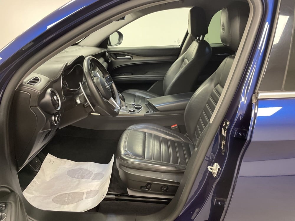 Alfa Romeo Stelvio usata a Varese (9)