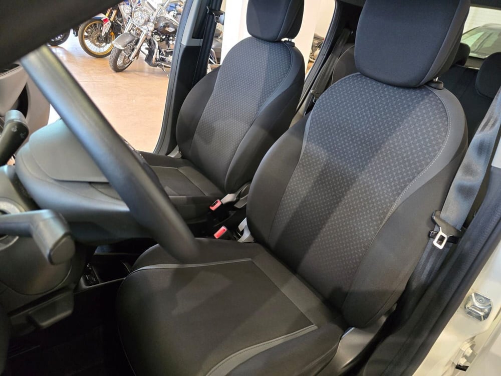 Lancia Ypsilon usata a Rimini (14)