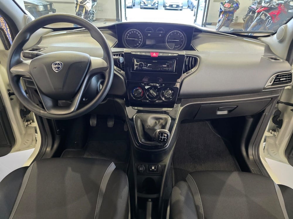 Lancia Ypsilon usata a Rimini (8)