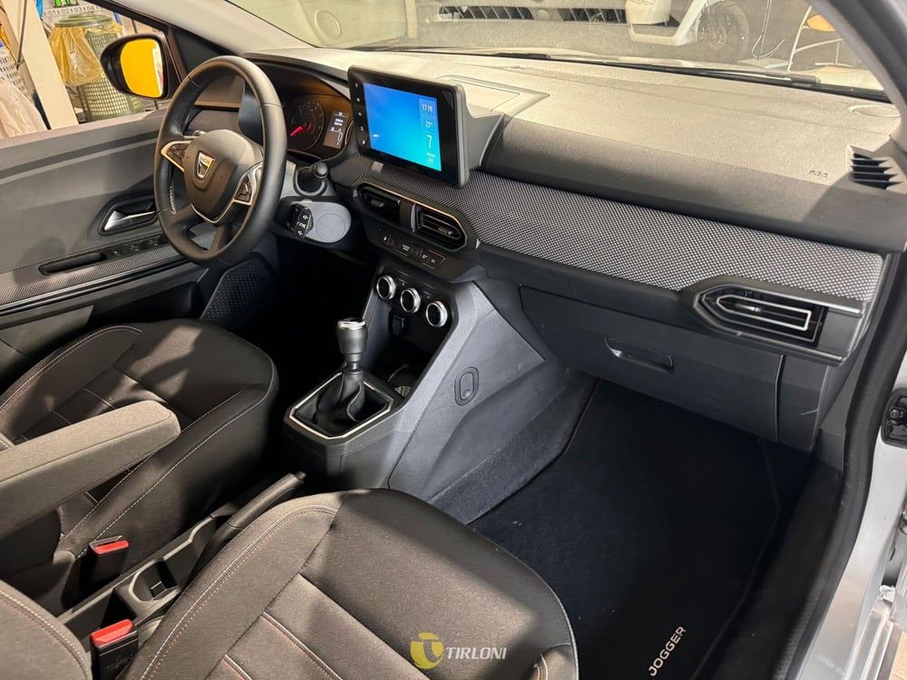 Dacia Jogger usata a Milano (12)