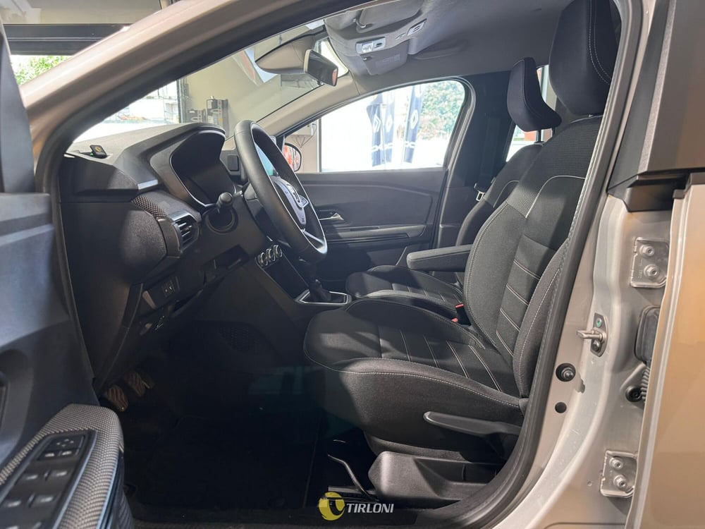 Dacia Jogger usata a Milano (13)