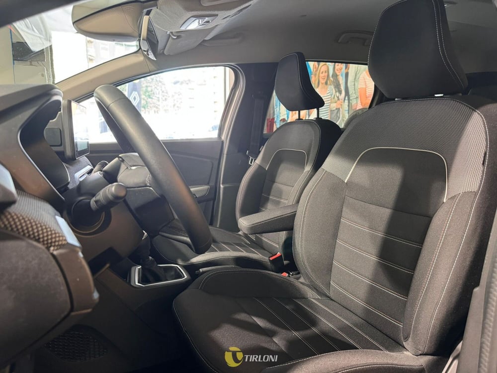 Dacia Jogger usata a Milano (15)