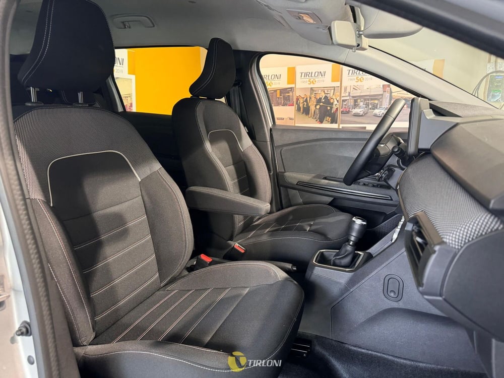 Dacia Jogger usata a Milano (16)