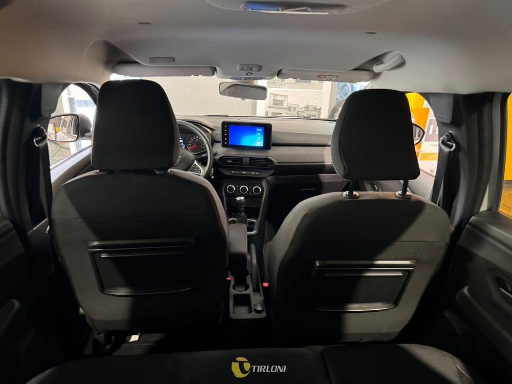 Dacia Jogger usata a Milano (19)