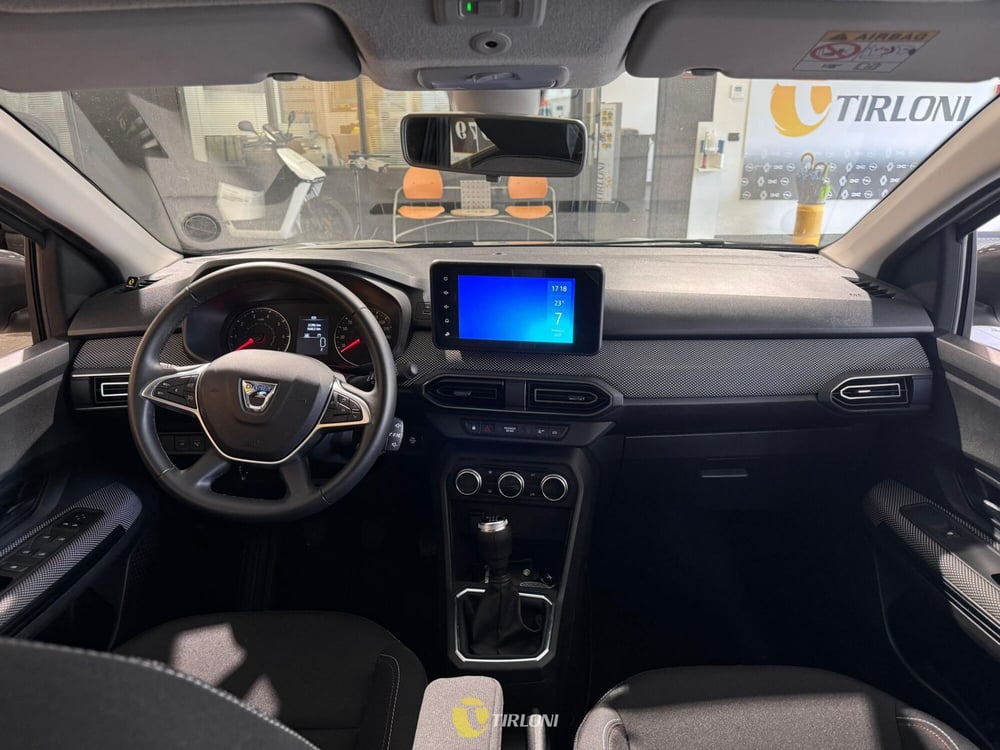 Dacia Jogger usata a Milano (20)