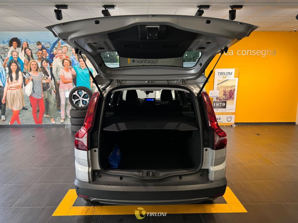 Dacia Jogger usata a Milano (8)