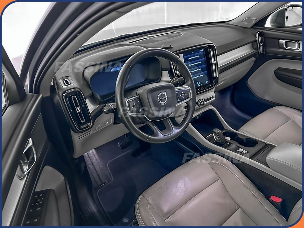 Volvo XC40 usata a Milano (9)
