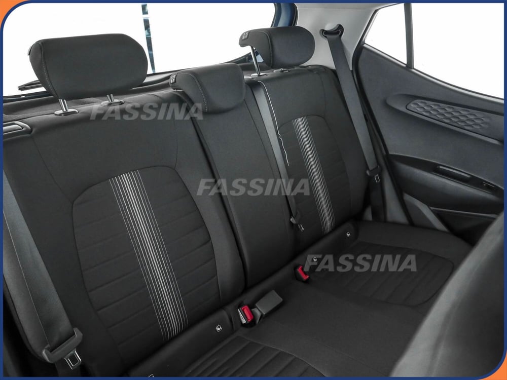 Hyundai i10 nuova a Milano (12)