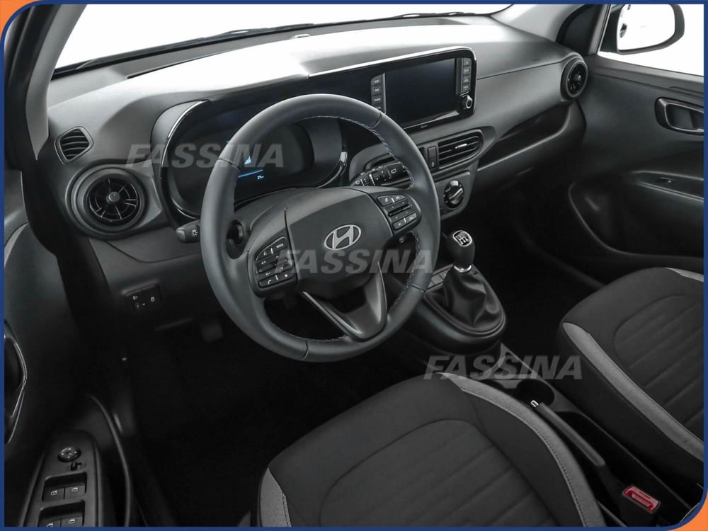 Hyundai i10 nuova a Milano (9)