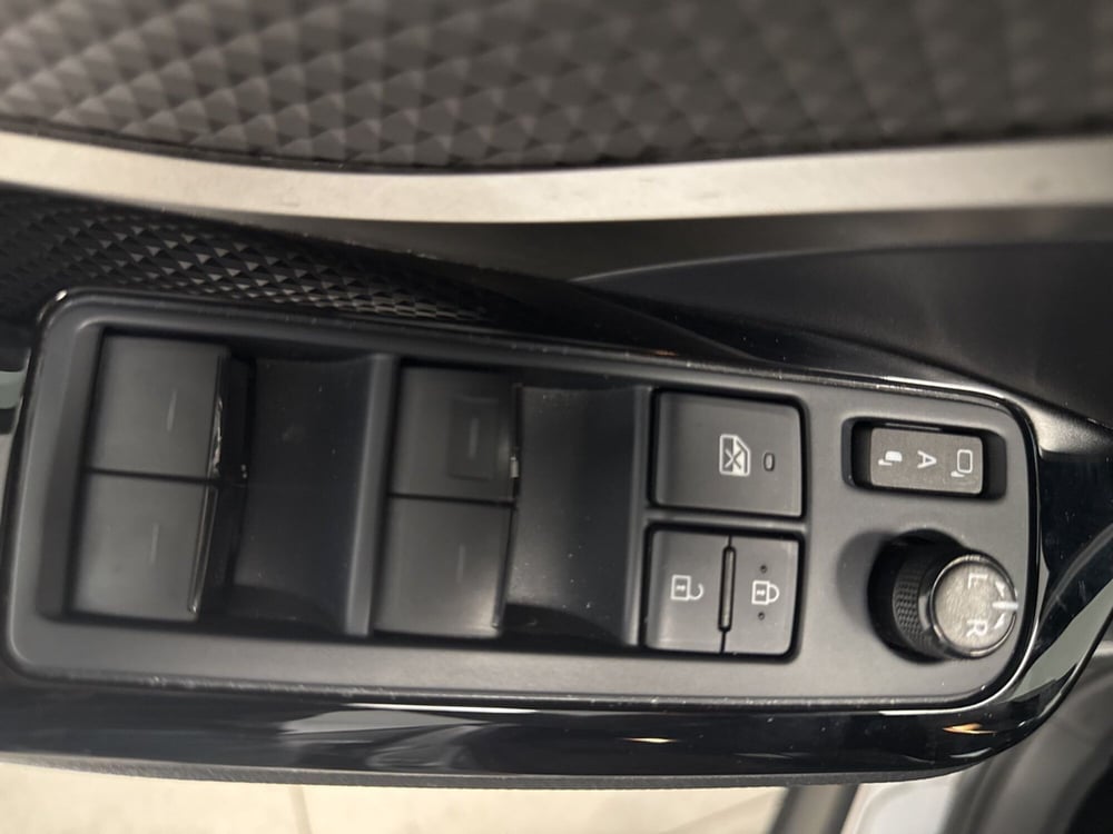 Toyota Toyota C-HR usata a Palermo (7)