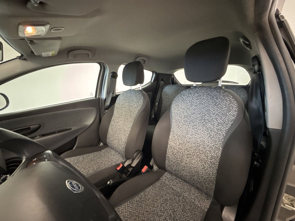 Lancia Ypsilon usata a Palermo (8)