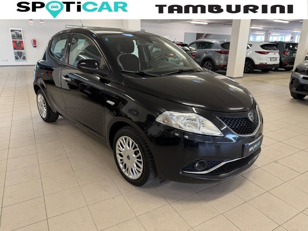 Lancia Ypsilon usata a Arezzo
