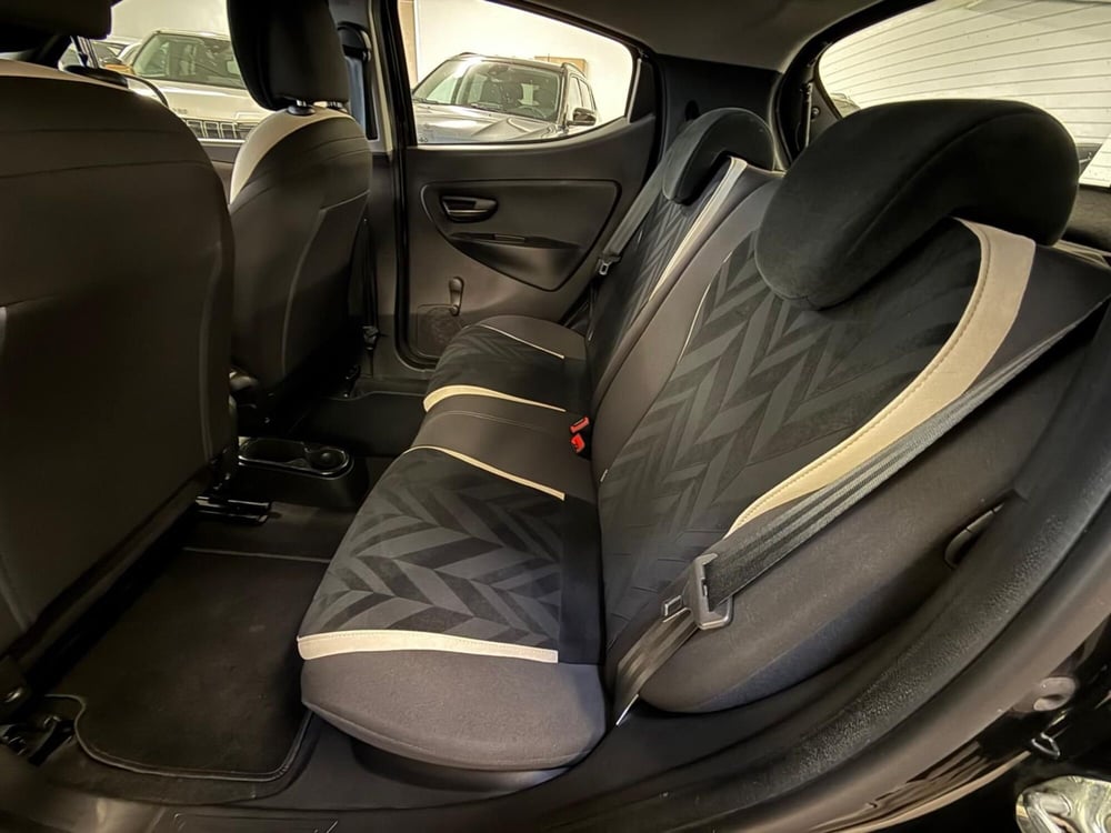 Lancia Ypsilon usata a Arezzo (12)