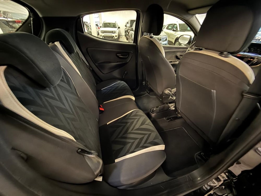 Lancia Ypsilon usata a Arezzo (13)