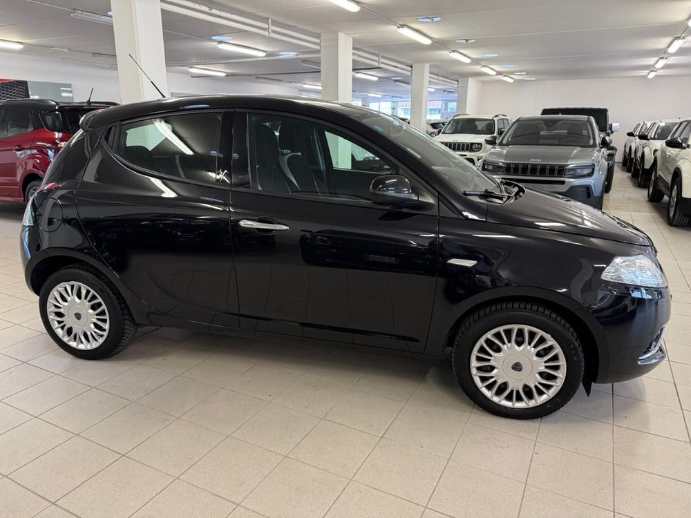 Lancia Ypsilon usata a Arezzo (3)