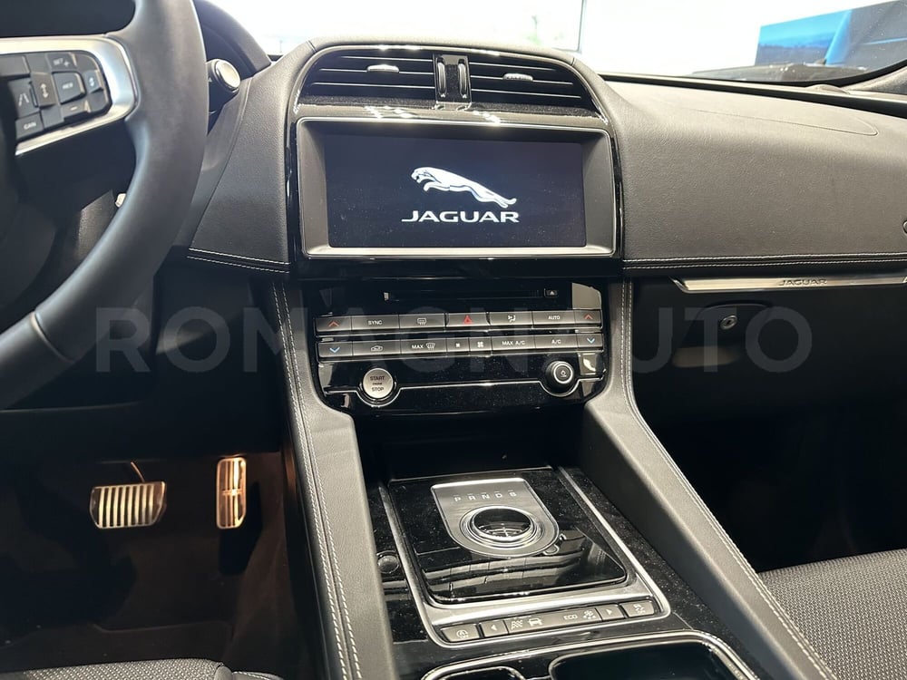 Jaguar F-Pace nuova a Forlì-Cesena (11)