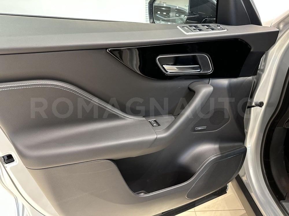 Jaguar F-Pace nuova a Forlì-Cesena (12)