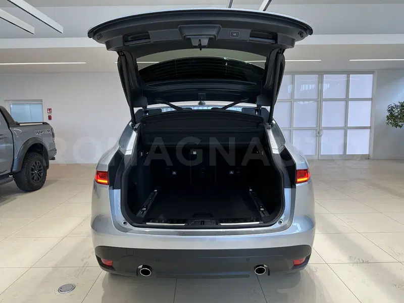 Jaguar F-Pace nuova a Forlì-Cesena (17)