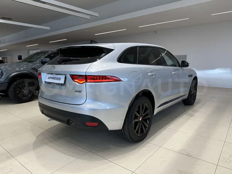 Jaguar F-Pace nuova a Forlì-Cesena (5)