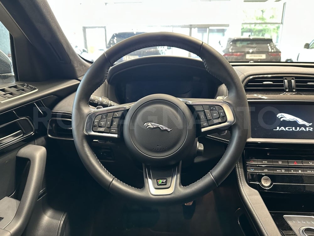 Jaguar F-Pace nuova a Forlì-Cesena (8)