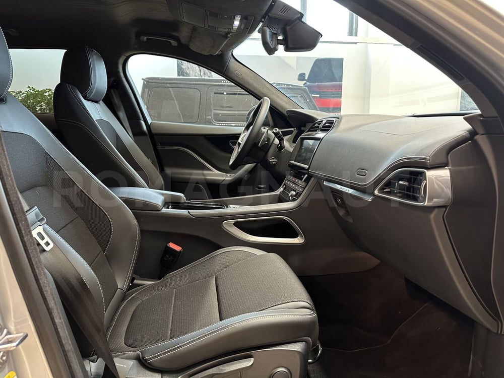 Jaguar F-Pace nuova a Forlì-Cesena (9)