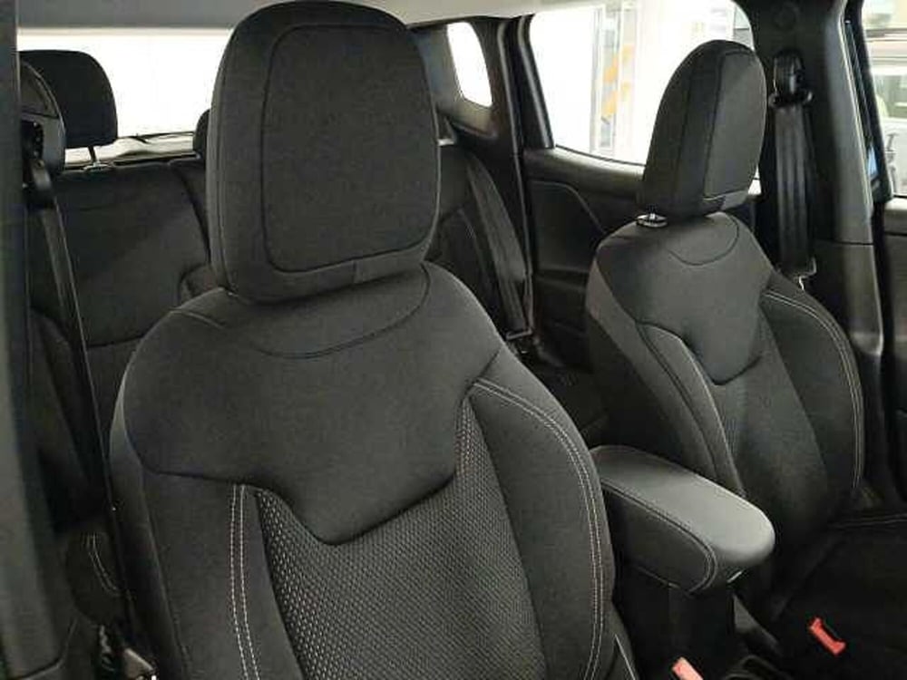 Jeep Renegade nuova a Teramo (14)