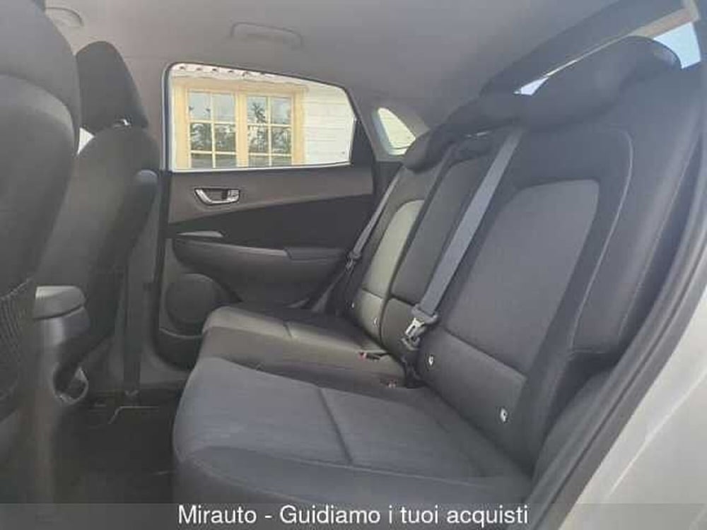 Hyundai Kona usata a Roma (12)