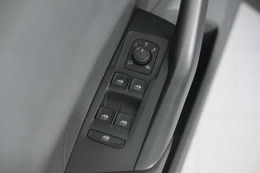 Volkswagen T-Cross usata a Como (14)