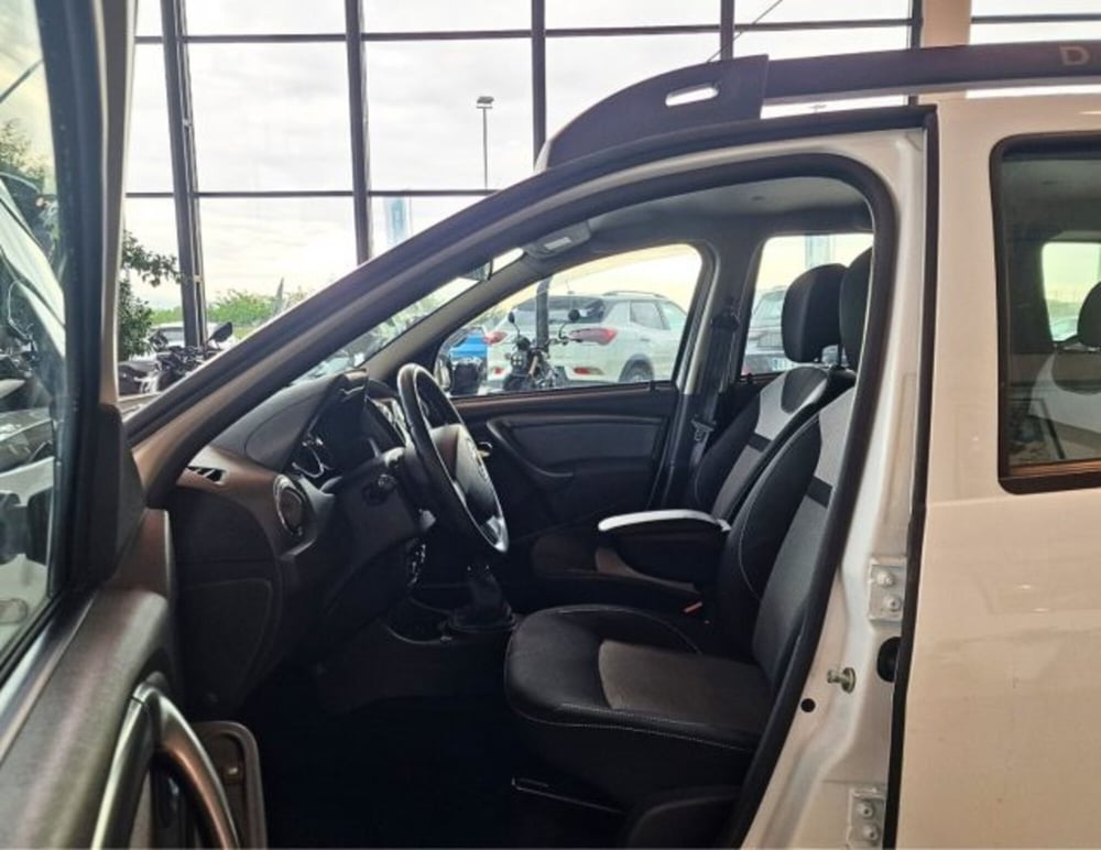 Dacia Duster usata a Verona (8)