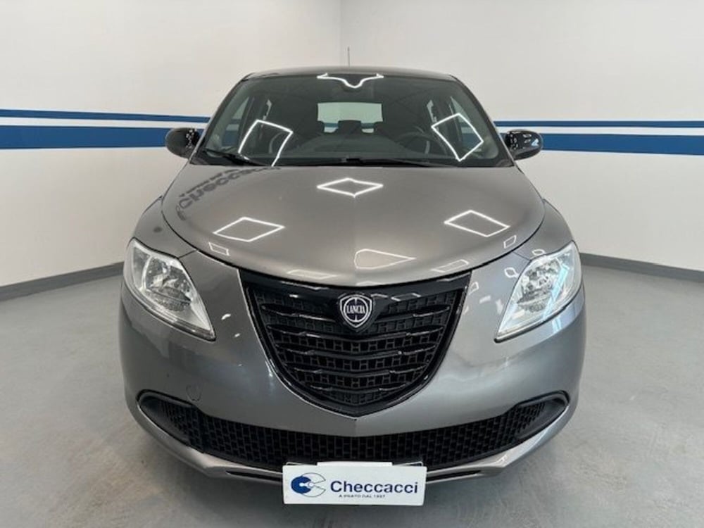 Lancia Ypsilon usata a Prato (2)