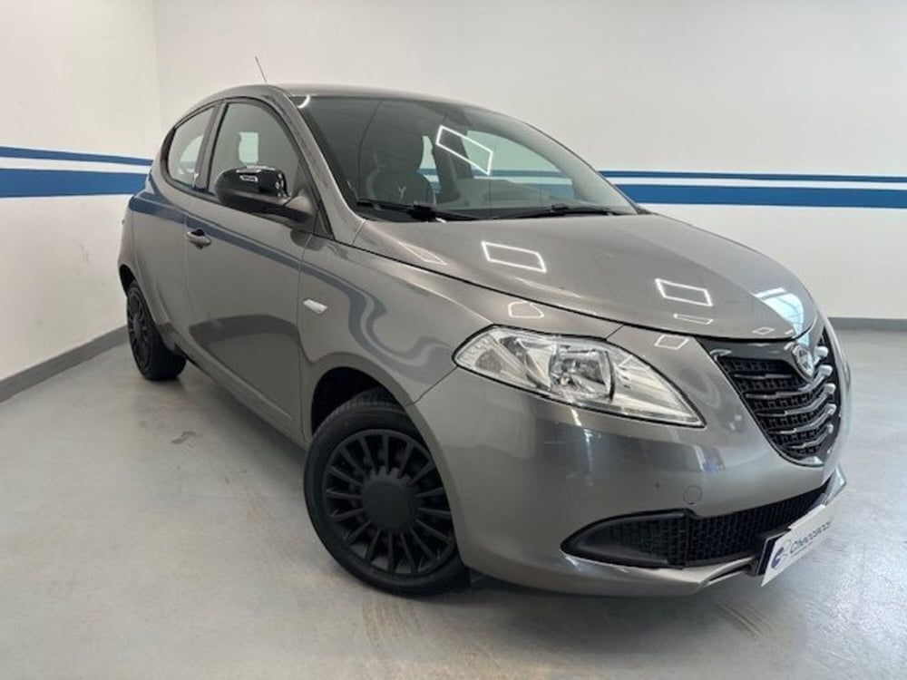Lancia Ypsilon usata a Prato (3)