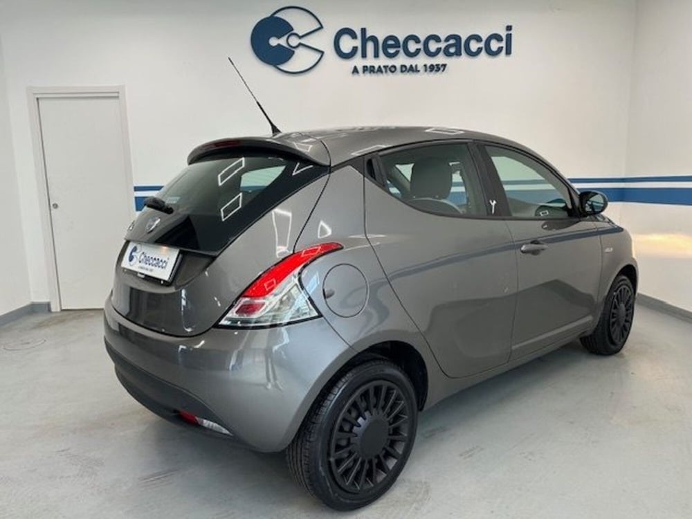 Lancia Ypsilon usata a Prato (6)