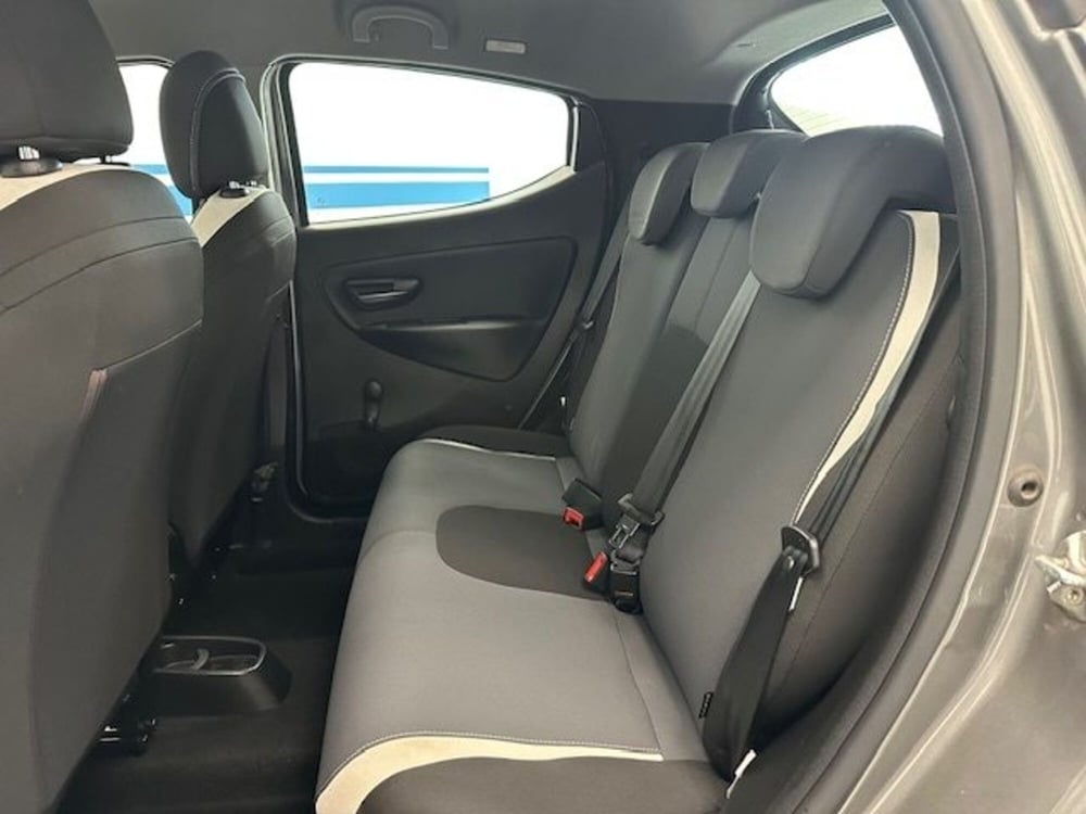 Lancia Ypsilon usata a Prato (9)