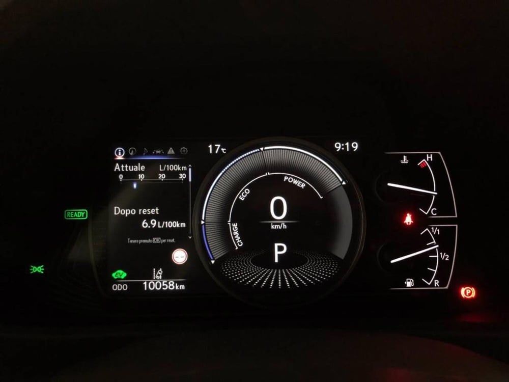 Lexus UX usata a Torino (15)