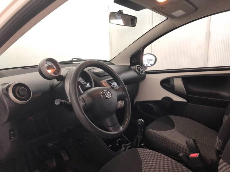 Toyota Aygo usata a Torino (11)