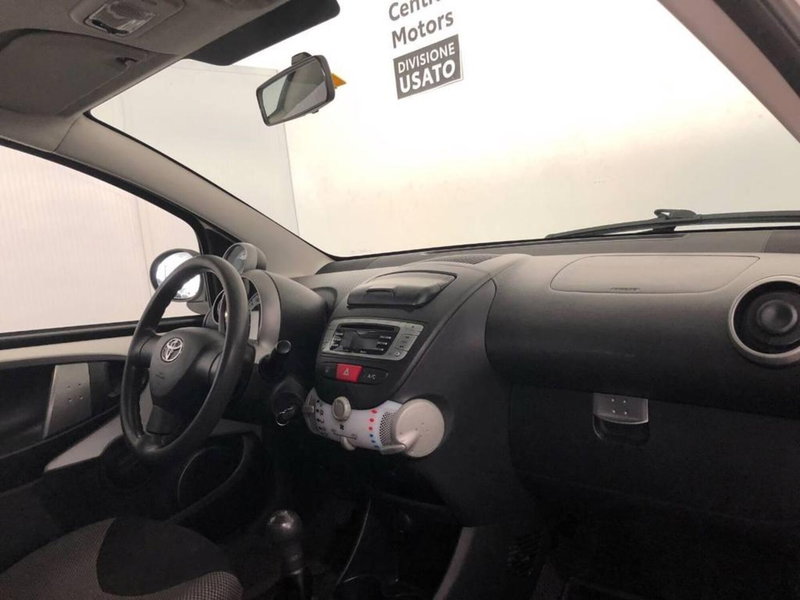 Toyota Aygo usata a Torino (9)