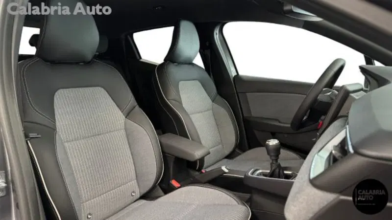 Renault Clio nuova a Reggio Calabria (10)