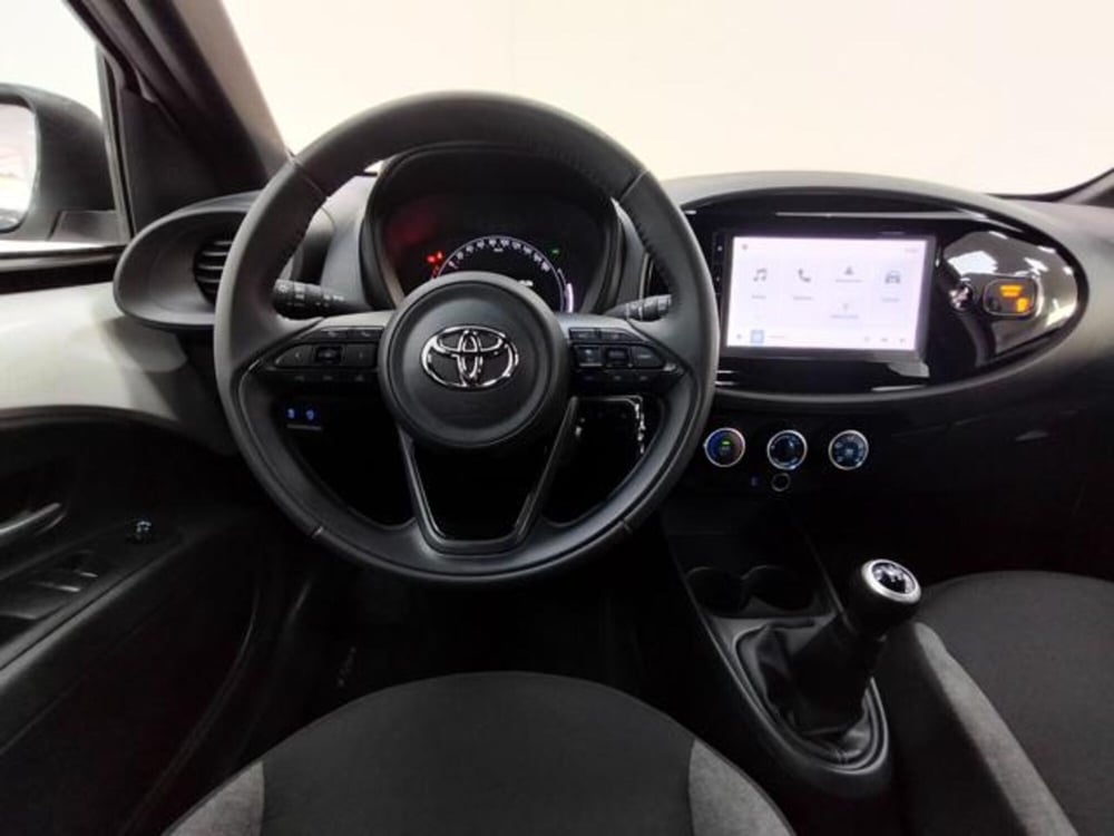 Toyota Aygo X usata a Como (10)