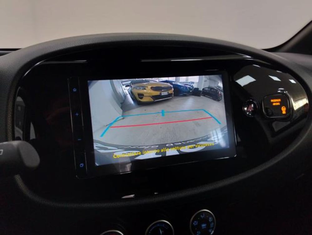 Toyota Aygo X usata a Como (16)