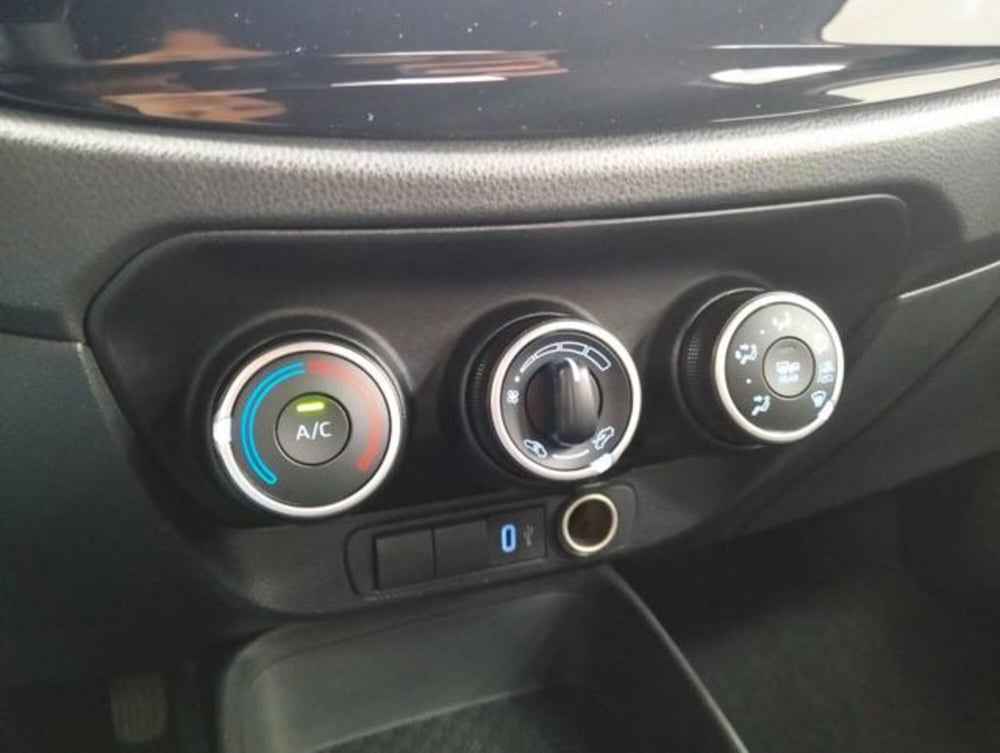 Toyota Aygo X usata a Como (17)