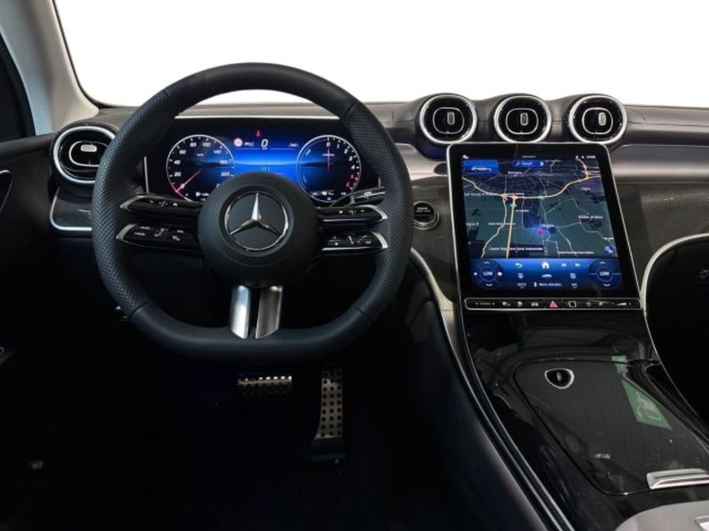 Mercedes-Benz GLC nuova a Bologna (14)