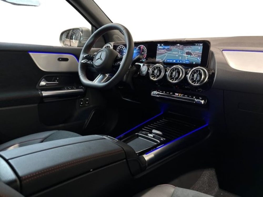 Mercedes-Benz GLA SUV nuova a Bologna (15)