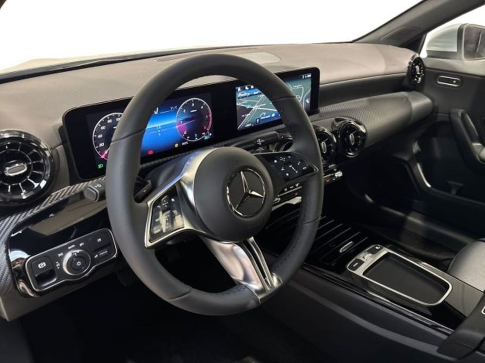 Mercedes-Benz Classe A nuova a Bologna (11)