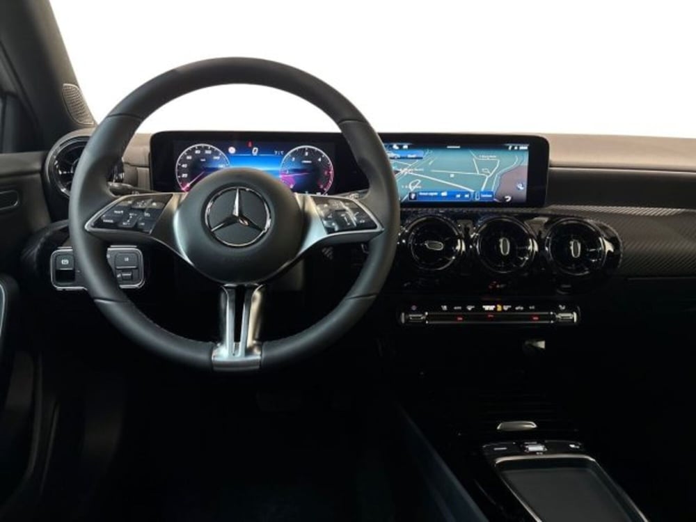 Mercedes-Benz Classe A nuova a Bologna (14)