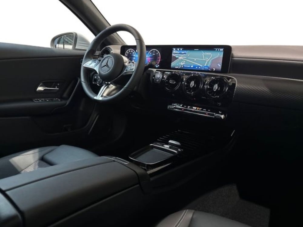 Mercedes-Benz Classe A nuova a Bologna (15)